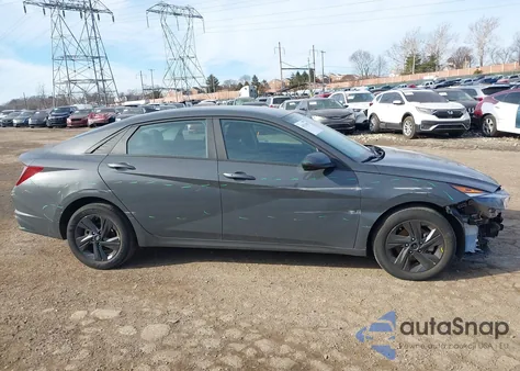 2023 Hyundai Elantra Sel z USA, uszkodzony, nr VIN KMHLM4AG7PU586912